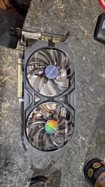 Radeon R9 285 ����
