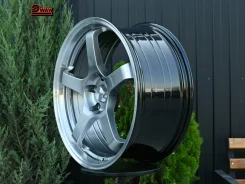 Advan Racing GT. 8.5x19", 5x114.3, ET38, �� 73,1���. ����