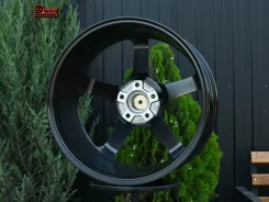 Advan Racing GT Beyond. 8.5x17", 5x114.3, ET38, �� 73,1���. ����