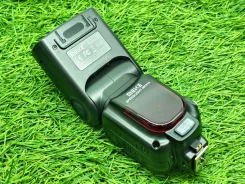 ������� Meike Speedlite MK910 (��� �����/ GN 60 ) � ��������� ����