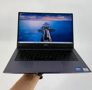 Honor. 14", 2,4����, ��� 8 ��, ���� 256���, WiFi: 1, Bluetooth: 1 ����