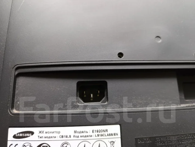 Samsung. 19", ���������� �� (LCD, LED, QLED) ����