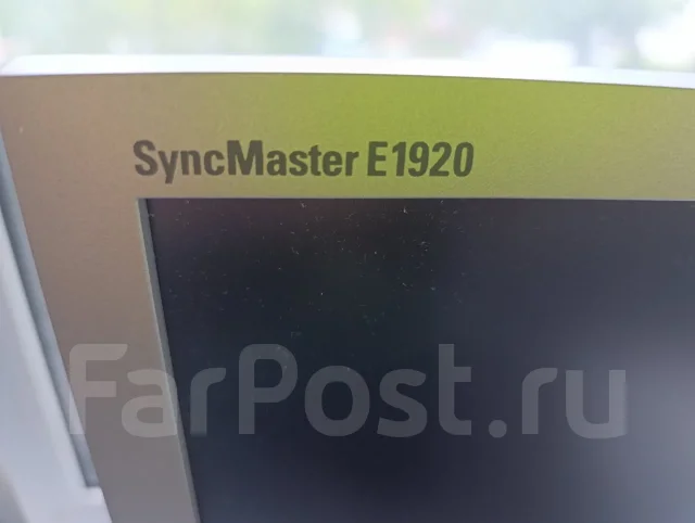 Samsung. 19", ���������� �� (LCD, LED, QLED) ����