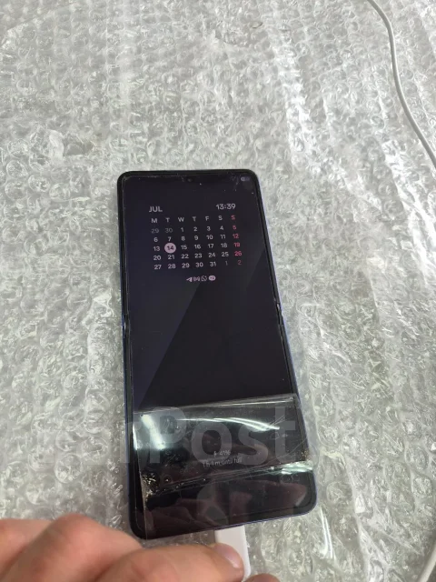 Samsung Galaxy Z Flip. �/�, 256 ��, ����� ����