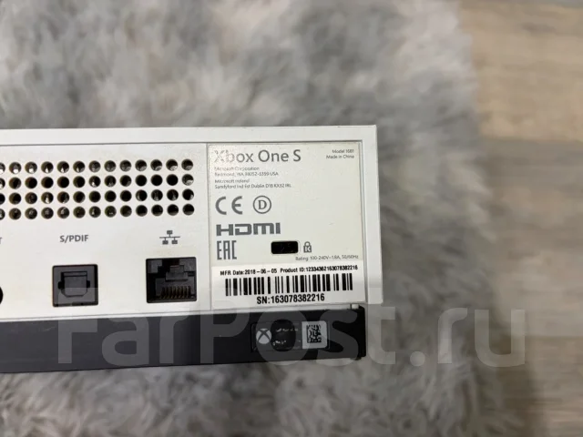 Microsoft Xbox One S ����