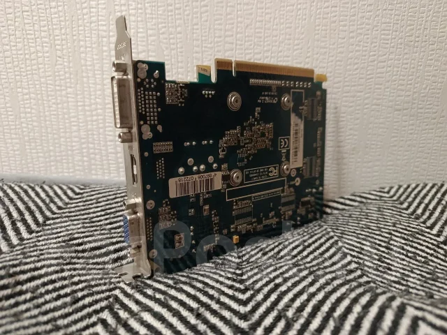 GeForce GT 240 ����
