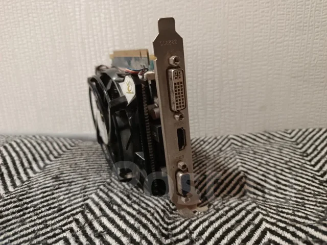 GeForce GT 240 ����