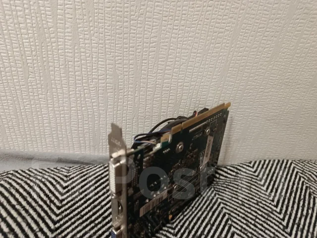 GeForce GT 240 ����
