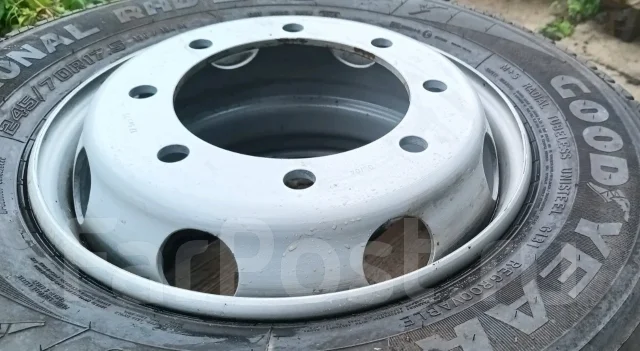 Volvo. 6.75x17.5", 8x275, ET32, �� 220���. ����