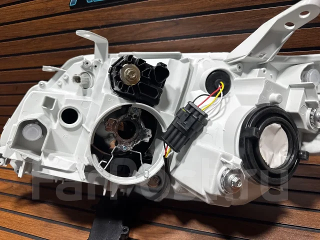 ���� ������ Toyota Corolla Fielder / Axio E140 2006-2012� 8115012C80 ����