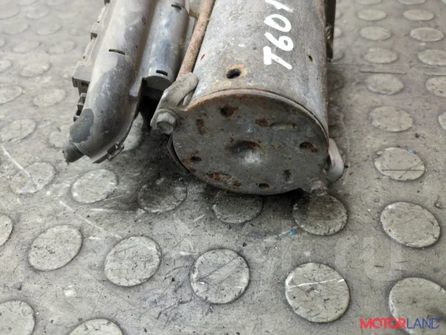 ������� Ford Fiesta 2008-2013 21323773 1732742 ����
