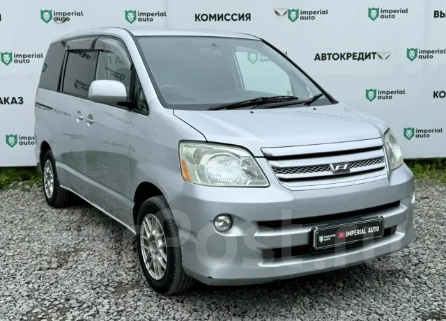 Toyota Noah. �������, 4wd, 2.0 (155��.�.), ������, 227 000����. �� ����