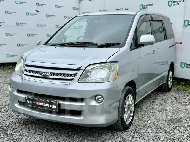 Toyota Noah. �������, 4wd, 2.0 (155��.�.), ������, 227 000����. �� ����
