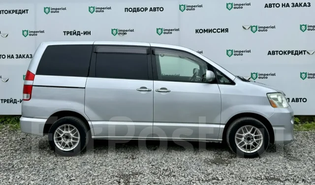 Toyota Noah. �������, 4wd, 2.0 (155��.�.), ������, 227 000����. �� ����