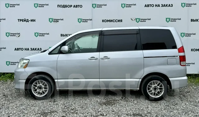 Toyota Noah. �������, 4wd, 2.0 (155��.�.), ������, 227 000����. �� ����
