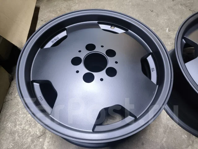 Runs. 8.0x16", 5x114.3, ET10, �� 72���. ����