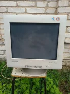 Samsung. 17", ���������� ��� (CRT) ����