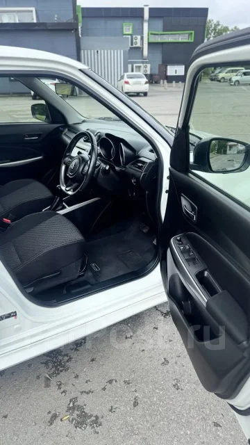Suzuki Swift. �������, ��������, 1.0 (102��.�.), ������, 125 824����. �� ����