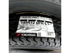 Yokohama Super Van Y355