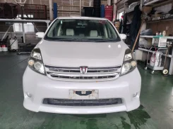 Toyota Isis. ZGM110011841, 3ZR ����