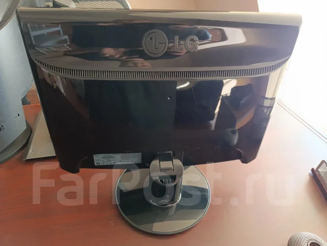 LG. 19", ���������� �� (LCD, LED, QLED) ����