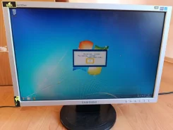 Samsung. 19", ���������� �� (LCD, LED, QLED) ����