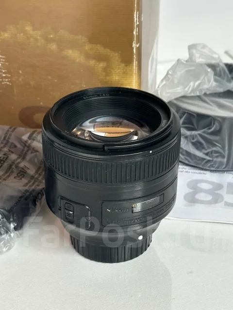Nikon. ������� ������� 72 �� ����