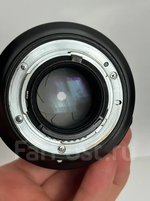Nikon. ������� ������� 72 �� ����
