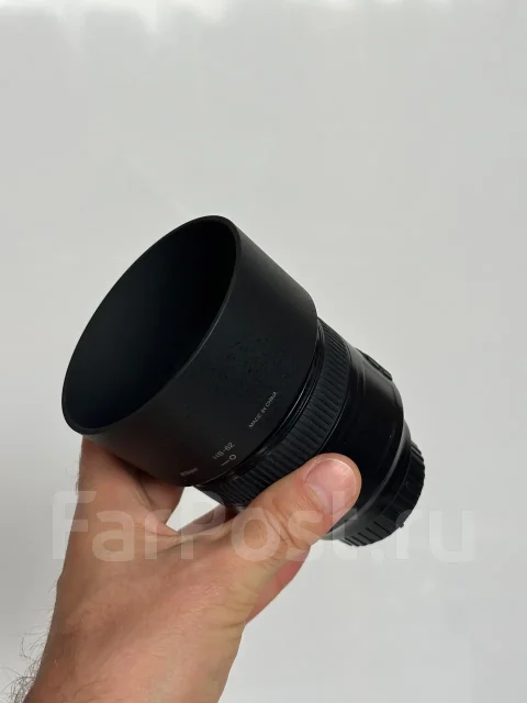 Nikon. ������� ������� 72 �� ����