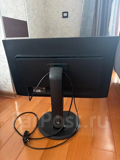 Philips. 28" ����