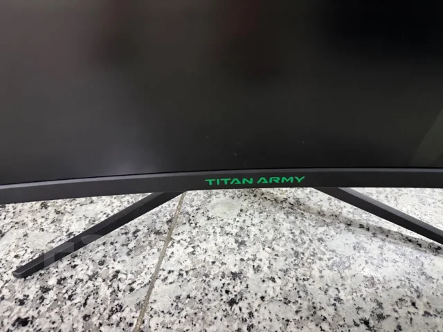 Titan Army. 30" ����