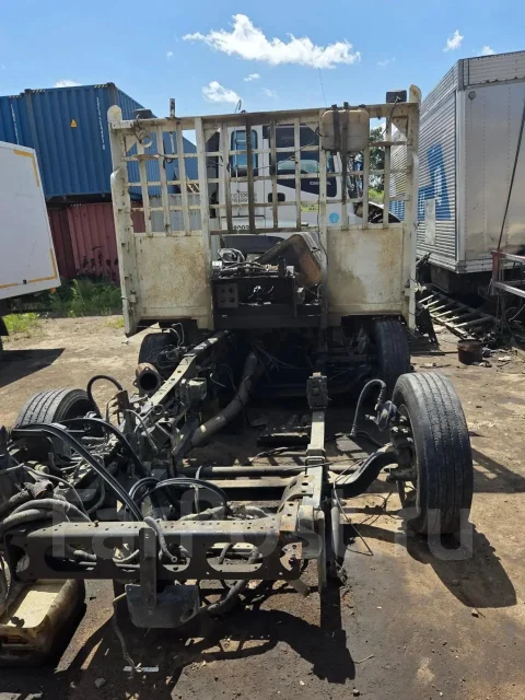 Isuzu Giga ����