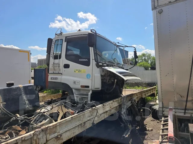 Isuzu Giga ����