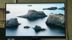 Gigabyte. 23.8", ���������� �� (LCD, LED, QLED) ����