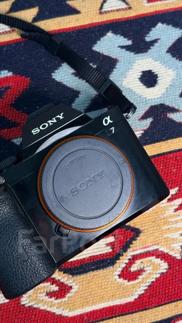Sony Alpha ILCE-7 ����
