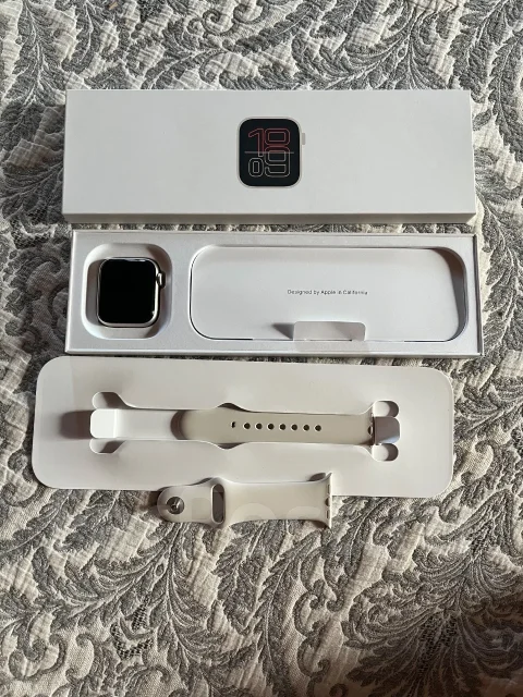 Apple Watch SE 3 ����