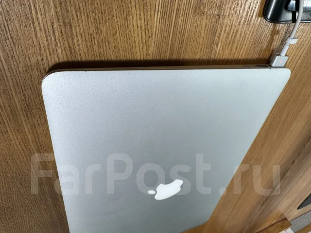 Apple MacBook Air 13. 13" ����