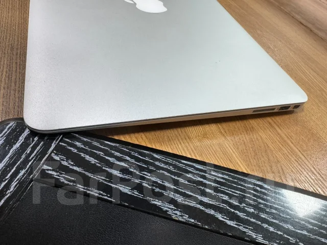 Apple MacBook Air 13. 13" ����