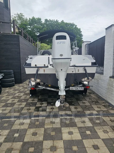 Striper. 2003 ���, ����� 5,9��., ��������� ���������, 175��.�., ������ ����