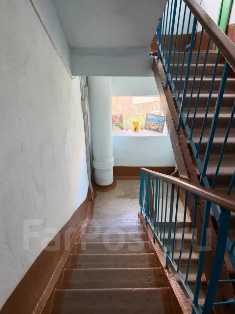 2-���������, ����� 9 ������ 53�. �����, ���������, 52���.��., 3/5 ���� ����