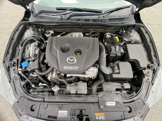 Mazda Axela. BMLFS, S5 ����