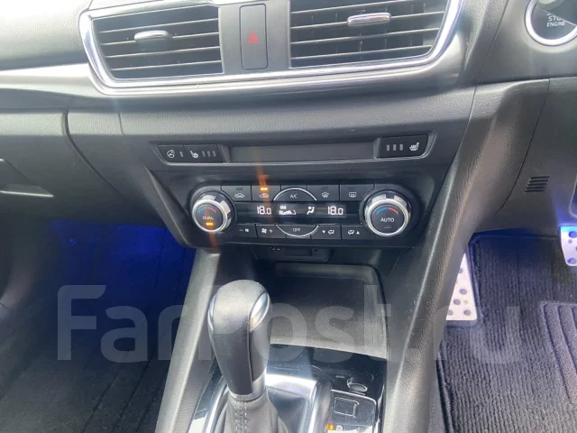 Mazda Axela. BMLFS, S5 ����