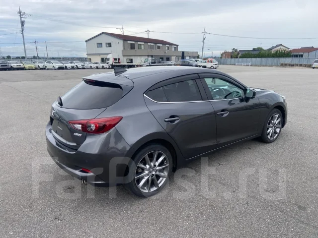 Mazda Axela. BMLFS, S5 ����