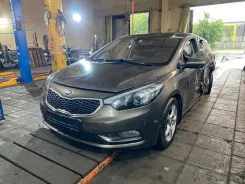 Kia Cerato. YD, G4FG ����