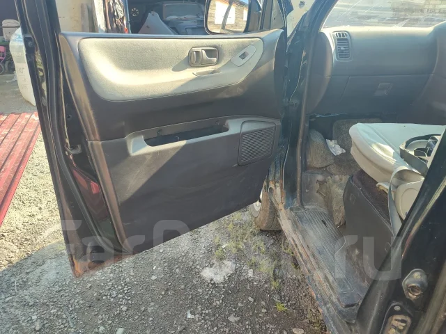Nissan Largo. VW30754165 ����