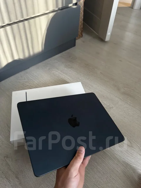 Apple MacBook Air 13 2024. 13.6", 4����, ��� 16 ��, ���� 256���, WiFi: 1, Bluetooth: 1, ����������� �� 18��. ����