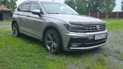 Volkswagen Tiguan. �������, 4wd, 2.0 (220��.�.), ������, 180����. �� ����