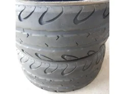 Armstrong Blu-Trac Race