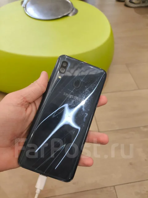Samsung Galaxy A30. �/�, 64 ��, �����, 5G, NFC ����