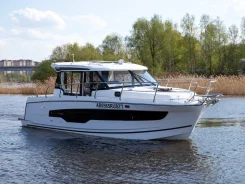 Jeanneau Merry Fisher. 2025 ���, ����� 10,45��., ��������� ���������, 600��.�., ������ ����